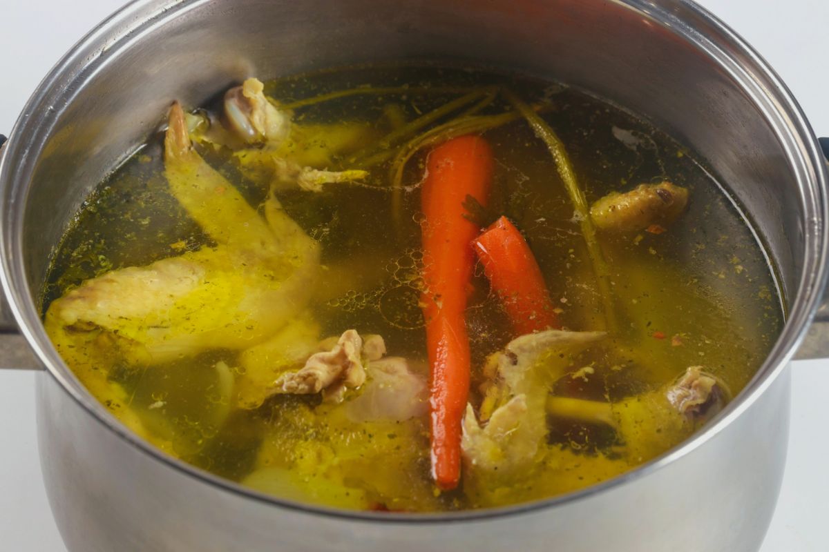 Chicken brining method, chicken brine preparation, homemade chicken brine recipe.