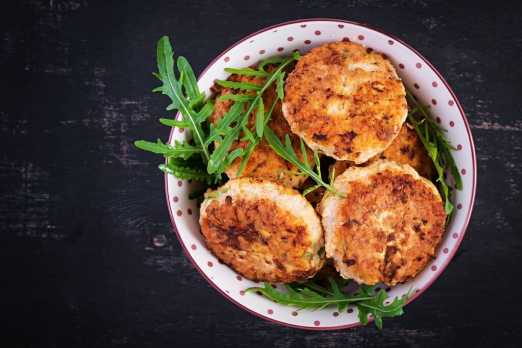 salmon cakes recipe,Prevent salmon patties from crumbling, bind salmon patties, sturdy salmon patty recipe;